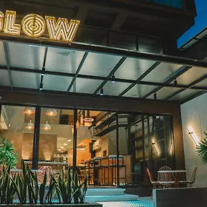  Hotel Glow